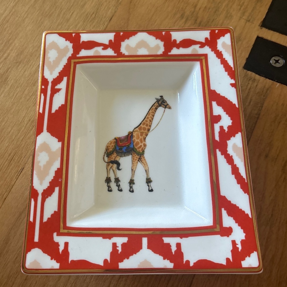 C. Wonder giraffe orange gold ceramic trinket dish